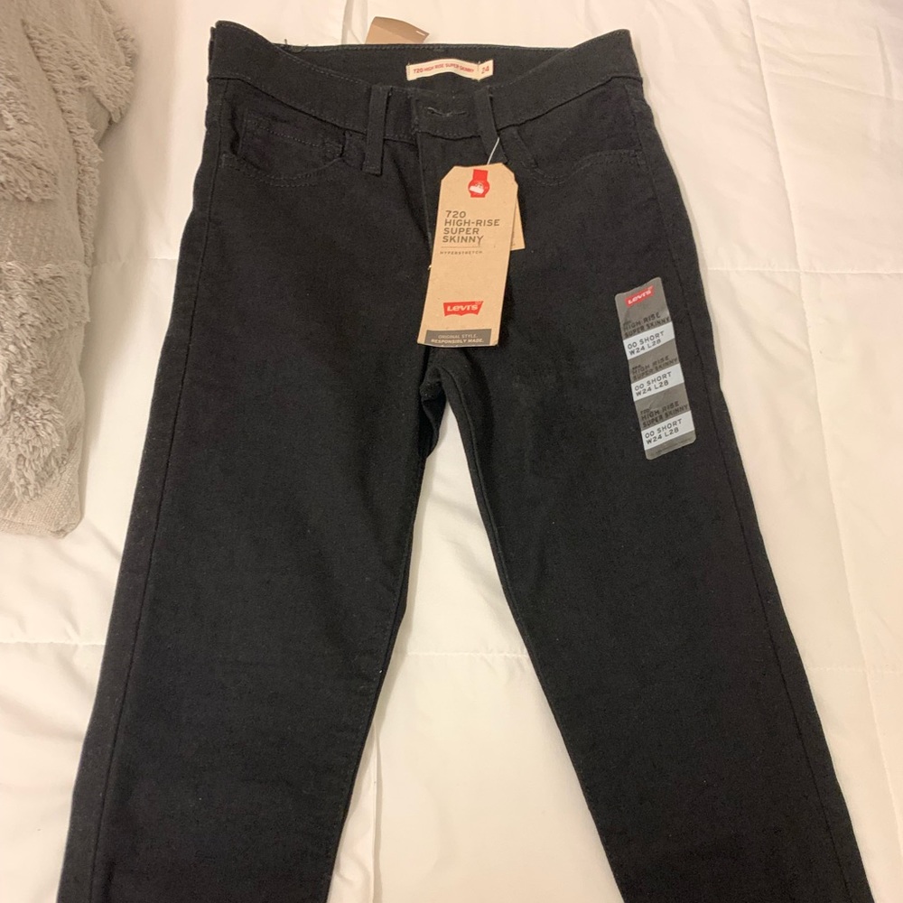 Brand new Levi’s 720 super skinny high-rise, hyperstretch with tag.